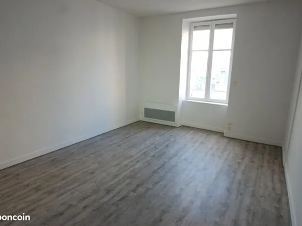 Joli T1 de 43,07 m² 4 rue du Lavoir, proches commerces et moyens de Transport - 375 hors charges