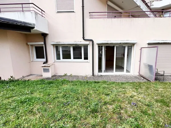Local 2 pièces 73 m²