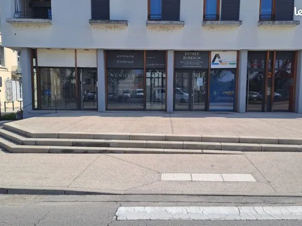 Local commercial ou bureaux 113m²
