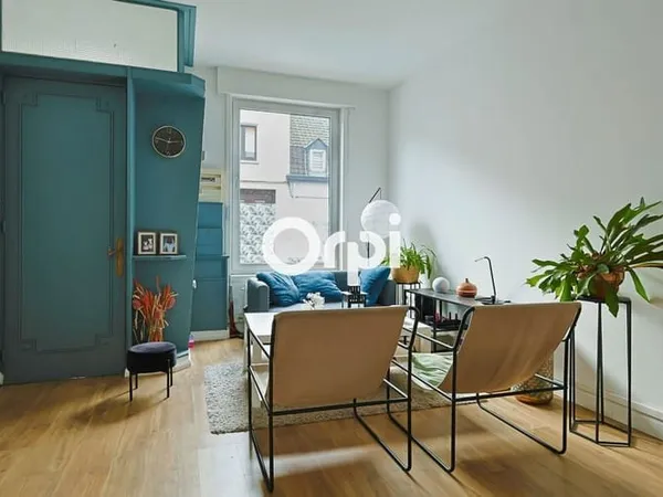 Studio 6 pièces 110 m²