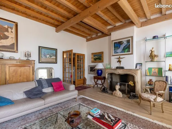 Maison 6 pièces 226 m²