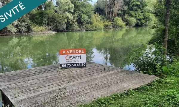 Magnifique plan d' eau pour les accros de la pêche