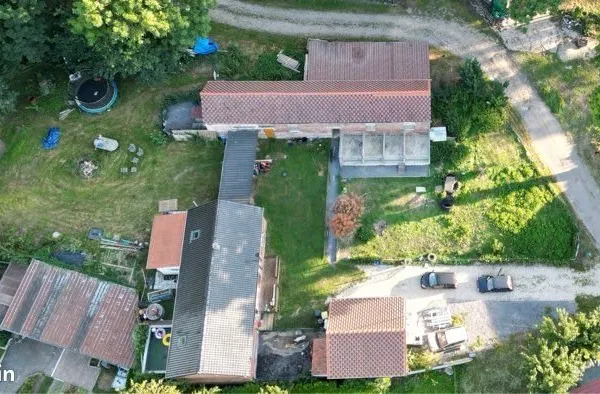 Corp de ferme habitation avec pension canine + boutique
