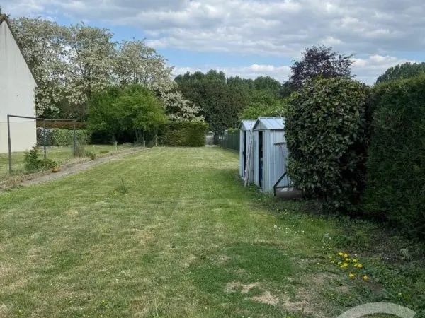 Terrain 600 m²