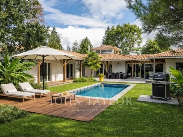 MAISON CONTEMPORAINE DE PLAIN-PIED - JARDIN DE 2200 M² - JOHN TAYLOR