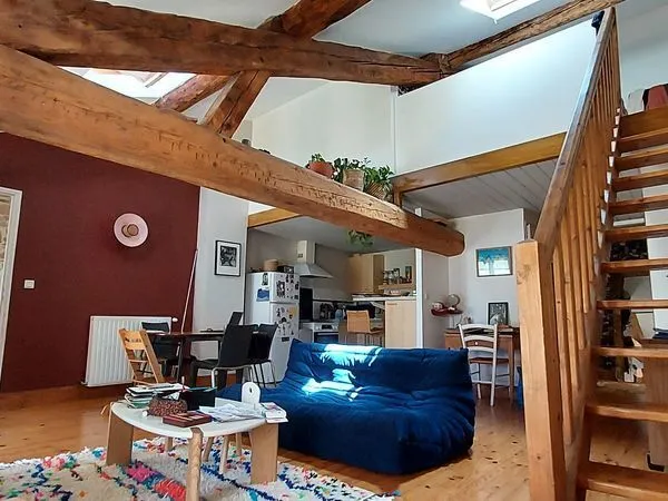 DUPLEX DERNIER ETAGE BELLECOUR
