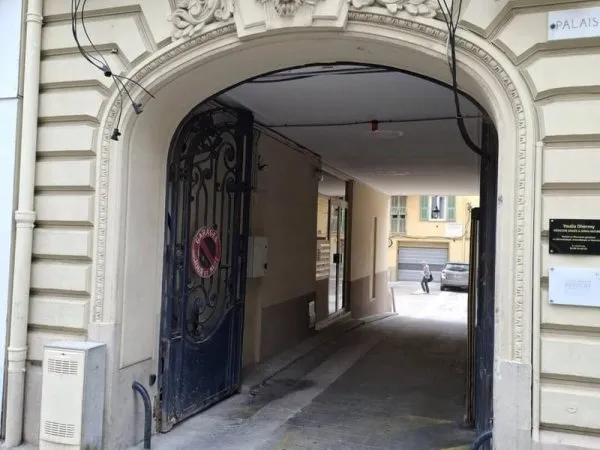 Entrepôt 207 m²