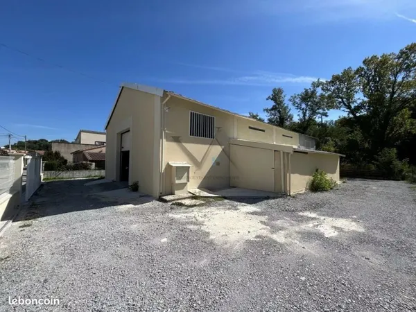 Local 210 m² Le Teil