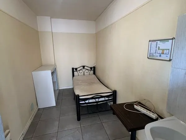 Chambre à louer au mois