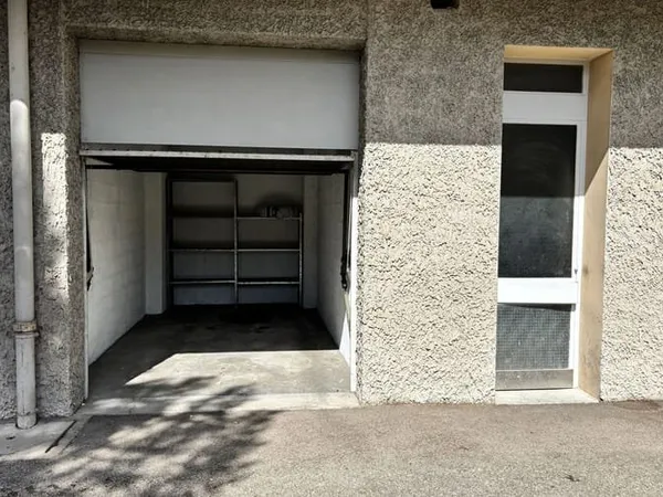 Parking/Garage
