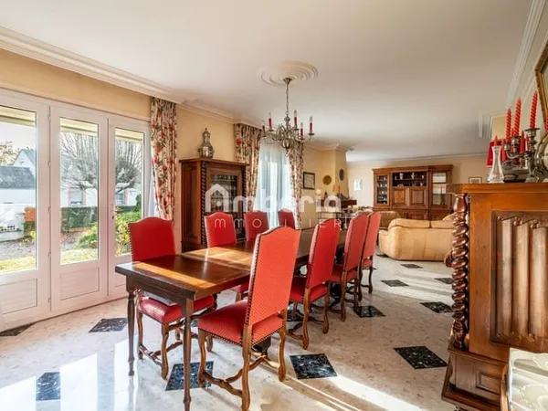 Maison familiale de 188 m² environ, avec sous-sol complet et gr