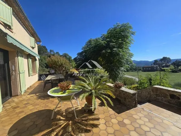 Vue dégagée , maison de 135 m², 3 chambres, au calme
