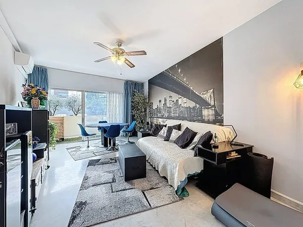 Appartement deux pièces - bord de mer - résidence avec piscine