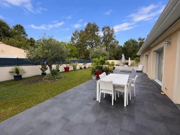 Contemporaine de 5 pièces principales