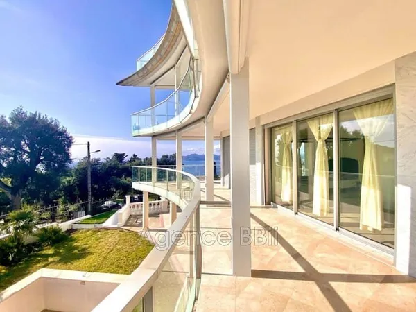 Villa 6 pièces 320 m²