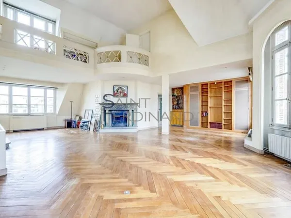 Appartement 8 pièces 245 m²
