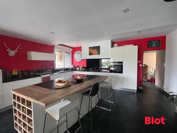 A vendre chez BLOT VITRE - Maison 4 chambres à ARGENTRE DU PLESSIS
