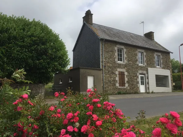 Maison bourg La Rondehaye , 4 chambres, garage , Jardin