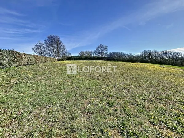 Terrain 770 m²