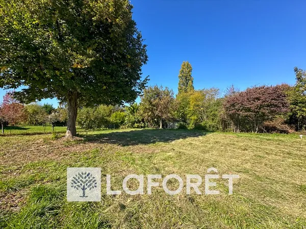Terrain 879 m²