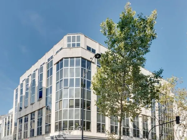 Bureaux 679 m²