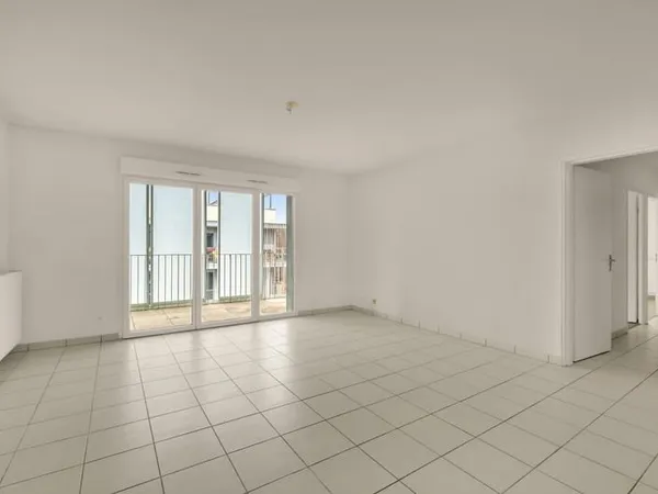 A découvrir sans tarder Appartement T3 de 65 m2 situé au 4e