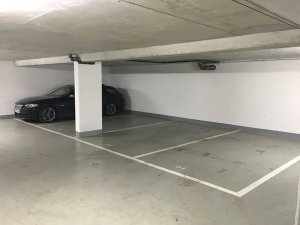 Parking/Garage/Box 225 m²