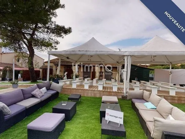 Local commercial 4 pièces 880 m²