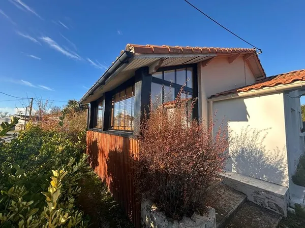 Charmante maison de plain-pied entièrement rénovée