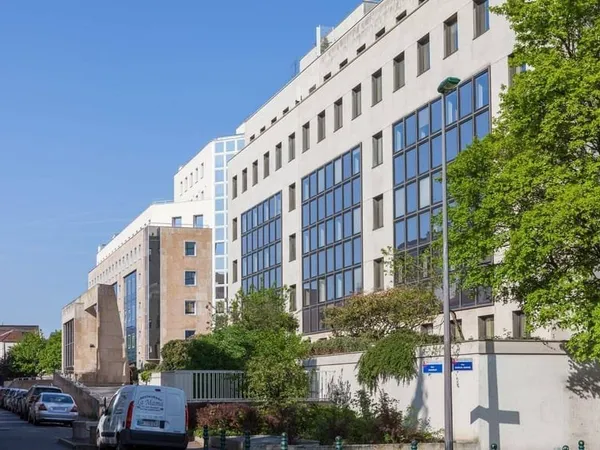 Bureaux 2 pièces 822 m²
