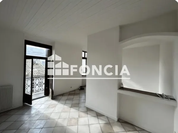 Location Appartement 3 pièces 81.5m² - 6 RUE DE LA LAMPEZE Nimes 30000