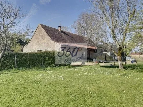 Maison de campagne avec dépendances, terrain arboré de 2 500 m² - Fort potentiel - Proche Louhans