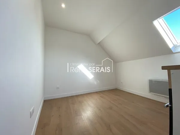 A LOUER - Studio T1bis plein centre Domfront - REF 14162