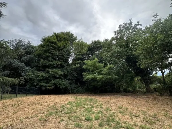 Terrain 860m2 - Saint Clair de la Tour