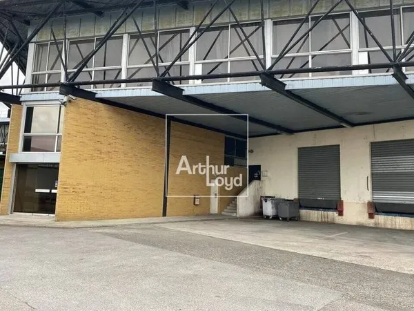 Local d'activité 1410 m²