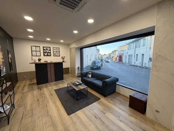 Local commercial 102 m²