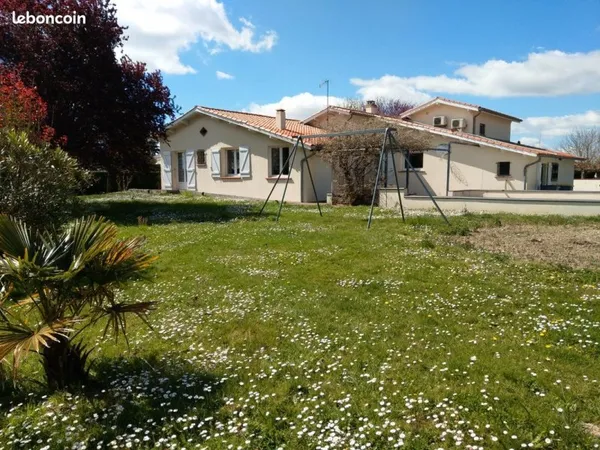 Vend Villa avec piscine et ses dépendances