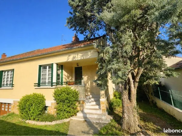 Maison familiale 5 pièces - 131 m² - Houilles Centre - quartier de la poste - 7 min gare RER/SNCF à 