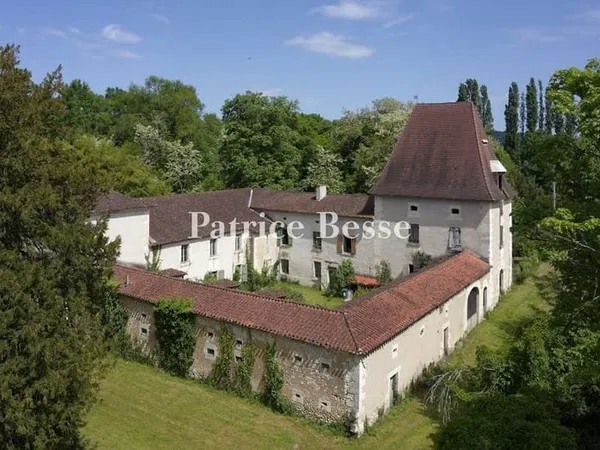 Ferme 17 pièces 633 m²