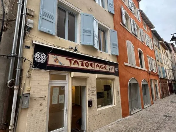 Local commercial 1 pièce 45 m²