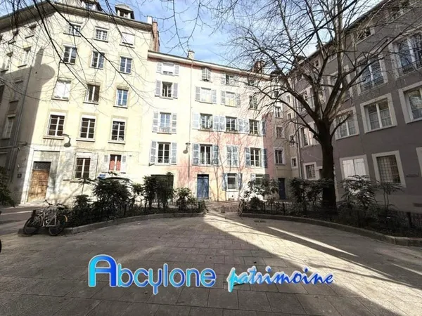 Bel appartement T2 de 56,23 m² loué, investissement locatif