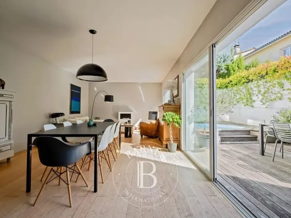 Le Bouscat - Parc de la Chêneraie - Maison de 137 m² - Jardin - Piscine - Garage