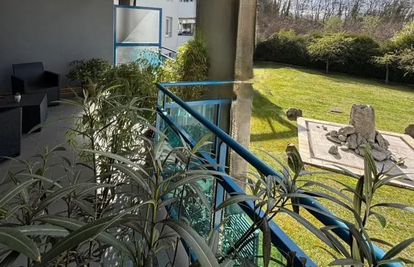 T4 lumineux avec terrasse, garage + parking - Rare