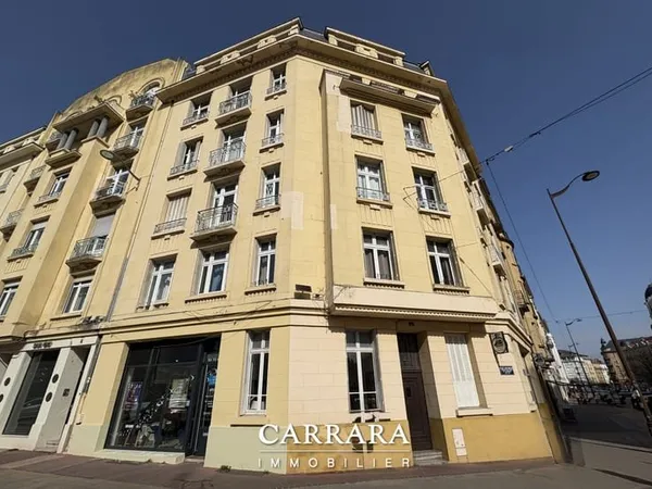 Appartement type F4 centre ville