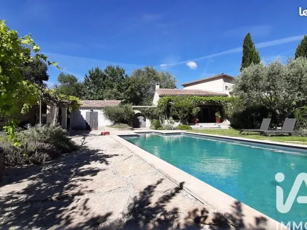 Propriété 7 pièces 218 m²