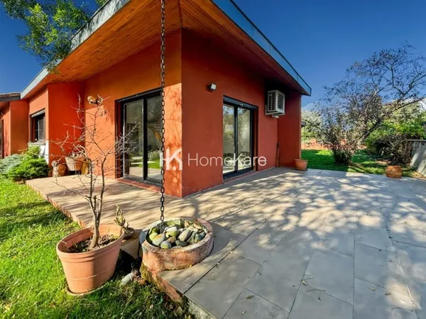 UNE JOLIE MAISON FAMILIALE