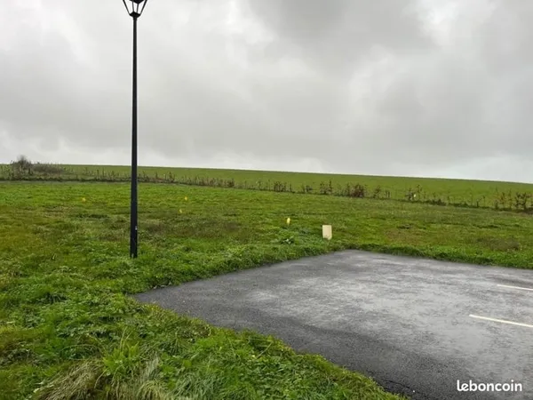 Terrain 700 m²