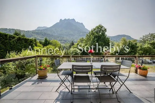 Maison 10 pièces 204 m²