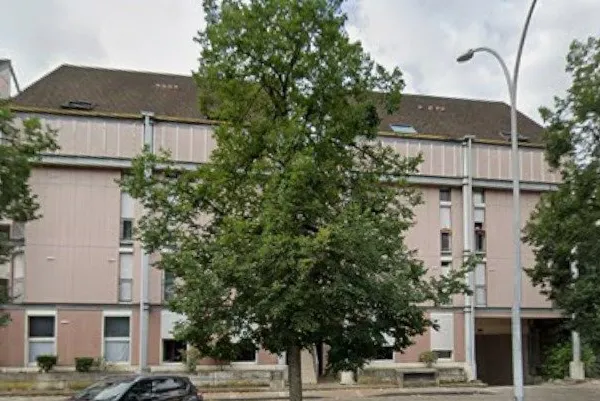 A louer garage - proche place Wilson