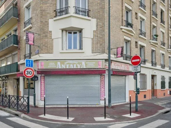Bureau 74 m²